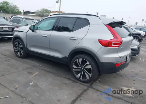 2024 Volvo Xc40 B5 Plus Dark Theme z USA, uszkodzony, nr VIN YV4L12UL4R2364429